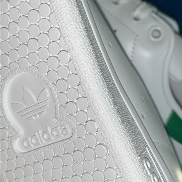 NEW Adidas Stan Smiths - Picture 5 of 5